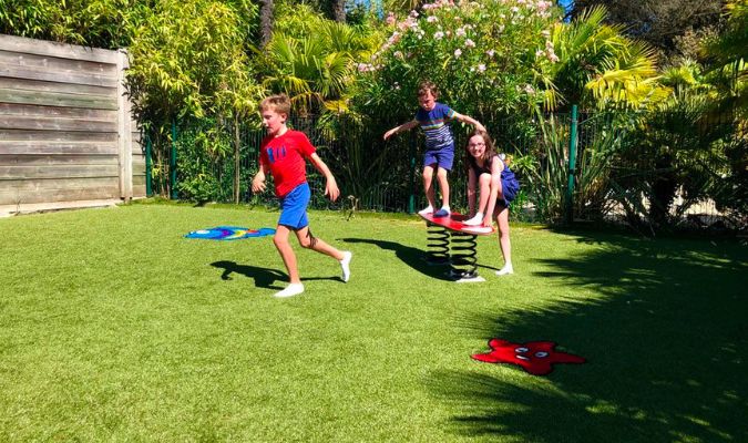 aire de jeux pour les enfants au camping la grainetière