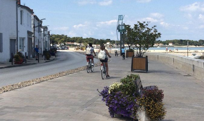 Visiter Rivedoux plage depuis le camping la Grainetière sur l'Île de Ré