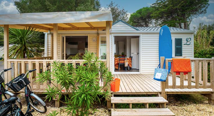 mobil-home avec terrasse sur l'Île de Ré en Charente-Maritime