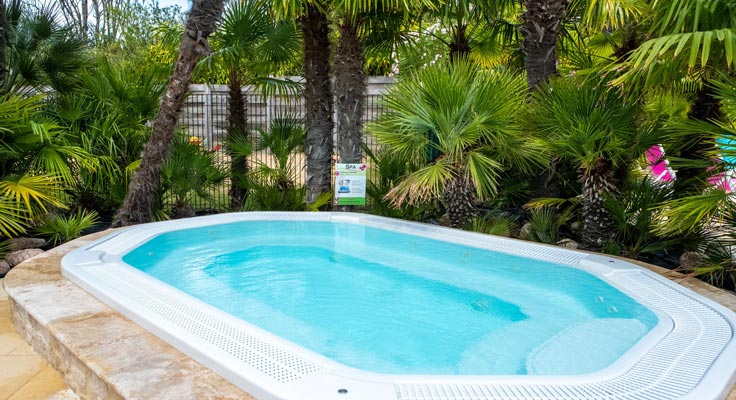 jacuzzi au camping 5 étoiles la grainetière en charente maritime